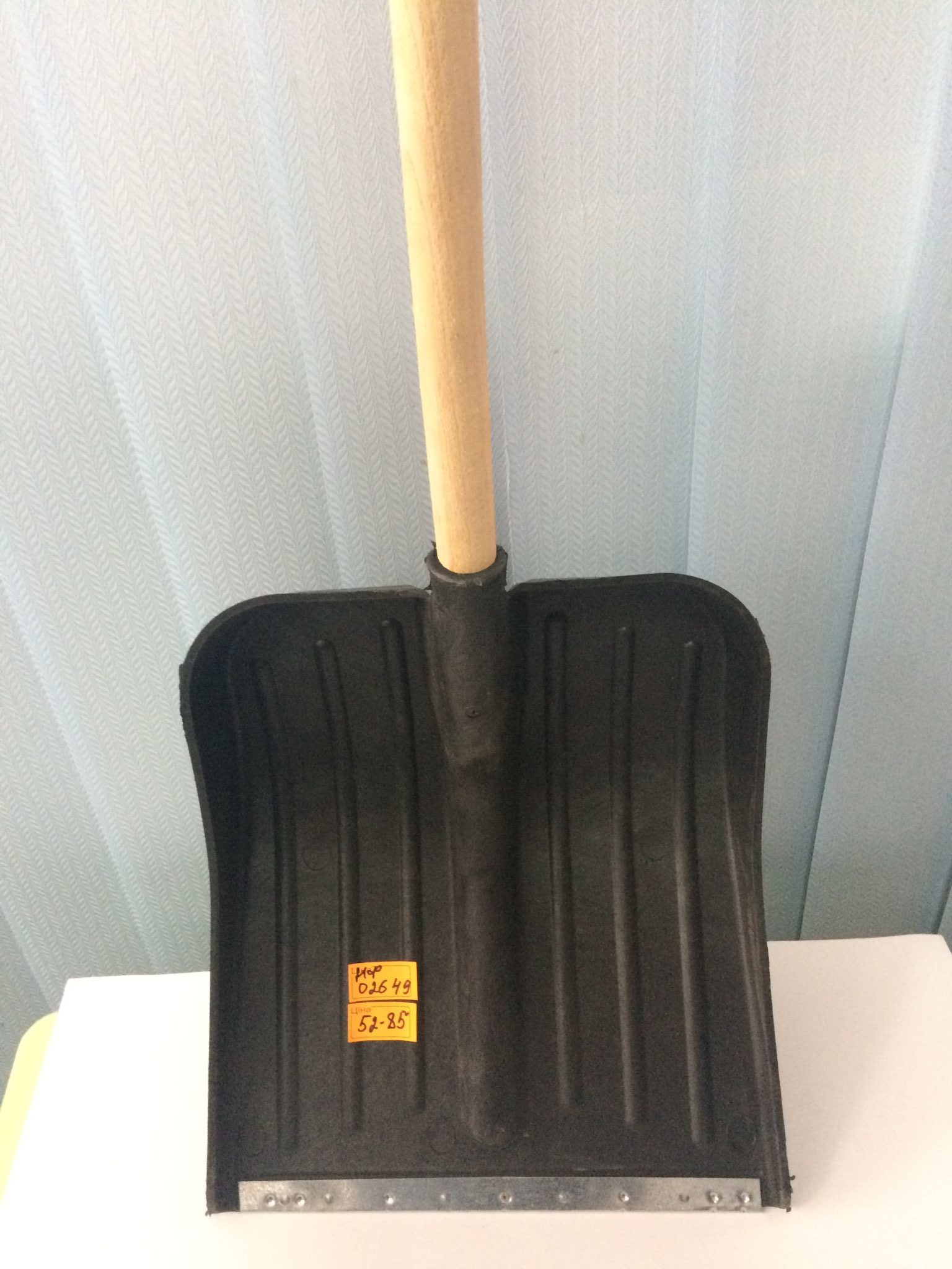 Лопата для снігу пластмасова (вузька)